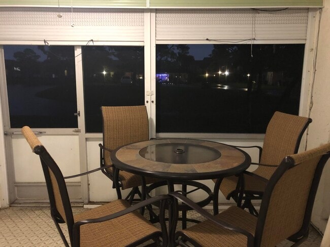 Building Photo - 421 SW Natura Ave