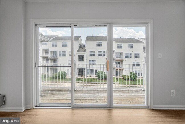 Building Photo - 2484 Angeline Dr