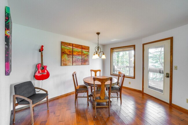 Building Photo - 902 Paiute Pl