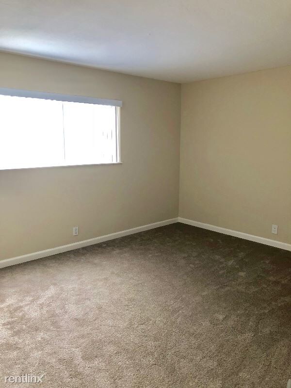 Building Photo - 953 Helen Ave