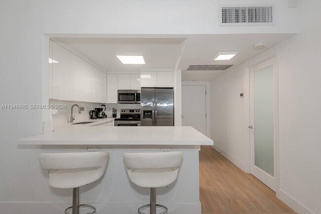 Building Photo - 2301 Collins Ave