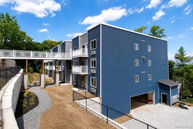 Building Photo - 16 Dowd St