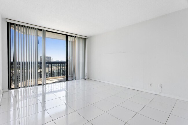 Building Photo - 2425 Presidential Way