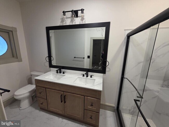 Building Photo - 434 S Fourth St