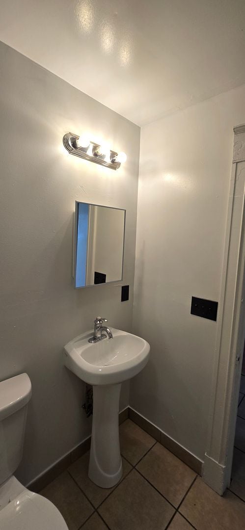 Building Photo - Large remodeled 4 bedroom with off street parking available**FREE MONTH OF RENT TO ANYONE WHO SIG...