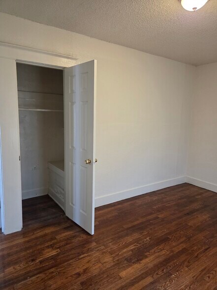 Building Photo - 3429 Mersington Ave