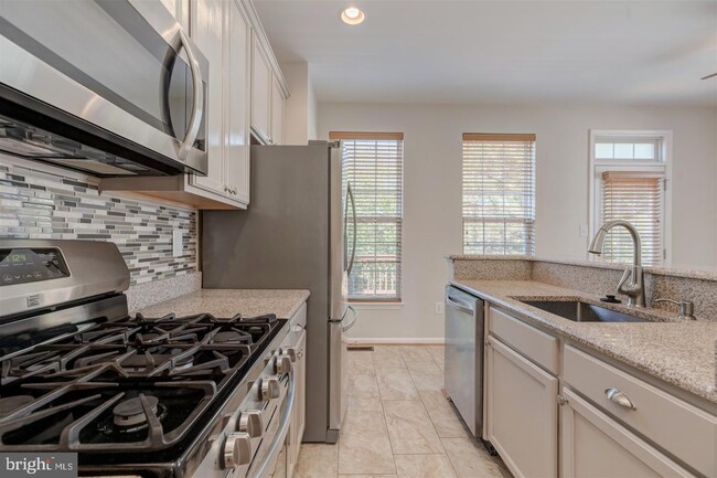 Building Photo - 6948 Banchory Ct