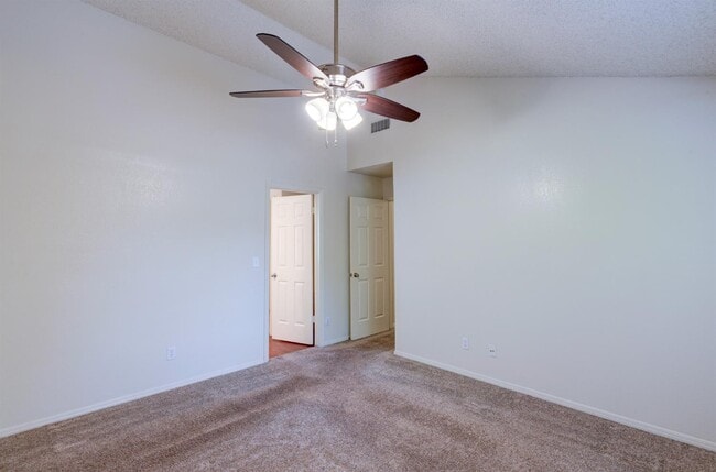 Building Photo - 1761 E Jordan Ave