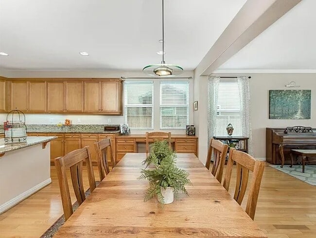 Building Photo - 15374 Falcon Crest Ct