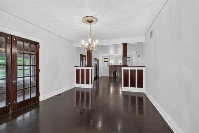 Building Photo - Storybook Home