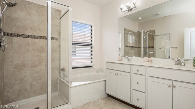 Building Photo - 9460 Sardinia Way