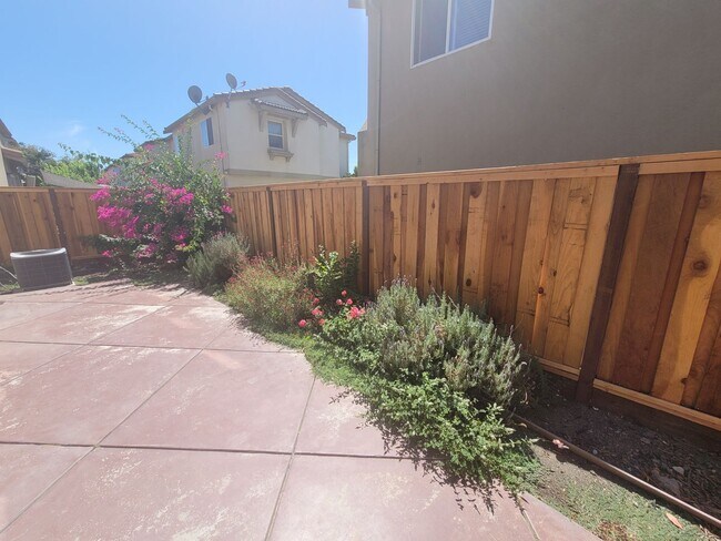 Building Photo - 3391 Walker Rd