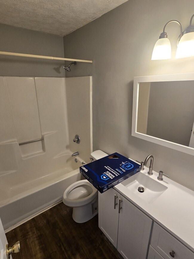 Building Photo - 448 Floyd Cir