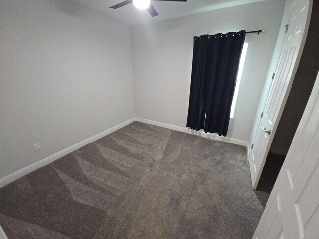 Building Photo - 3/2 Home in Lithia ****MOVE-IN SPECIAL, $500 OFF 2ND MONTHS RENT!!****