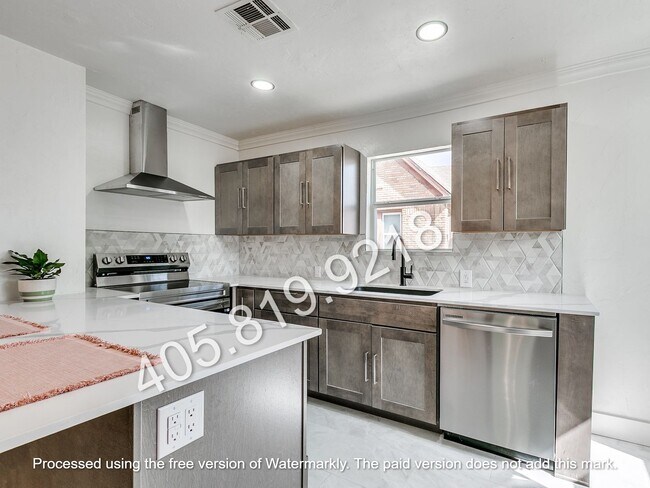 Building Photo - 2212 N Kelham Ave