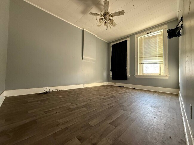 Building Photo - 11339 S Langley Ave