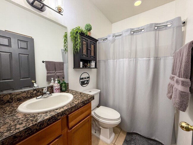 Building Photo - Beautiful Yucca Mesa Home