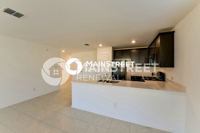 Building Photo - 3 Bedroom Pet-Friendly Home in Fort Worth, TX with Main Street Renewal