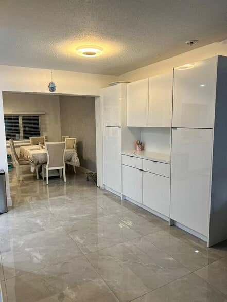 Building Photo - 7303 NW 57th Dr