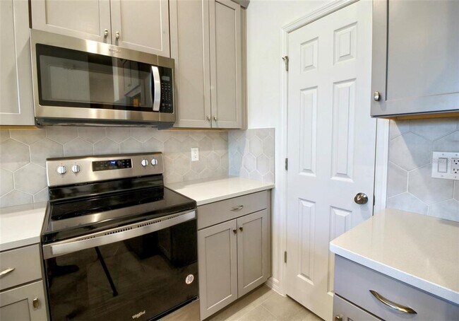 Building Photo - 9939 Randal Walk St