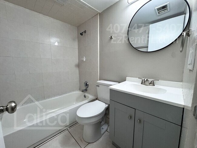 Building Photo - 4802 Burgundy Ln