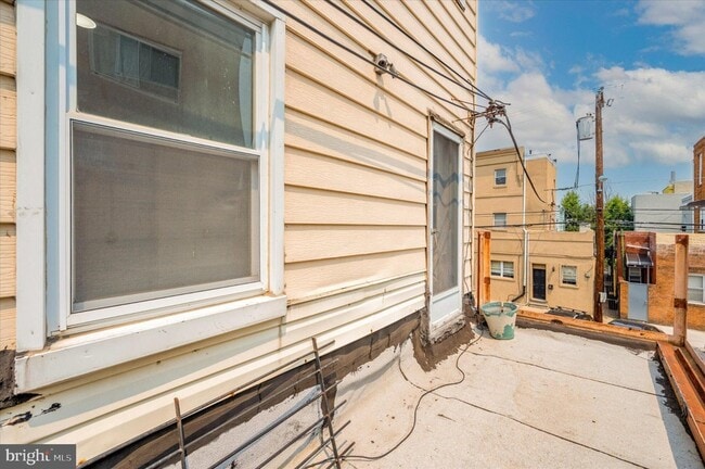 Building Photo - 2201 S Hicks St