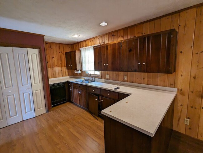 Building Photo - What a VIEW! Beautiful 3BD/2BA Ranch Style House in Speedwell Acres offered exclusively by Wester...