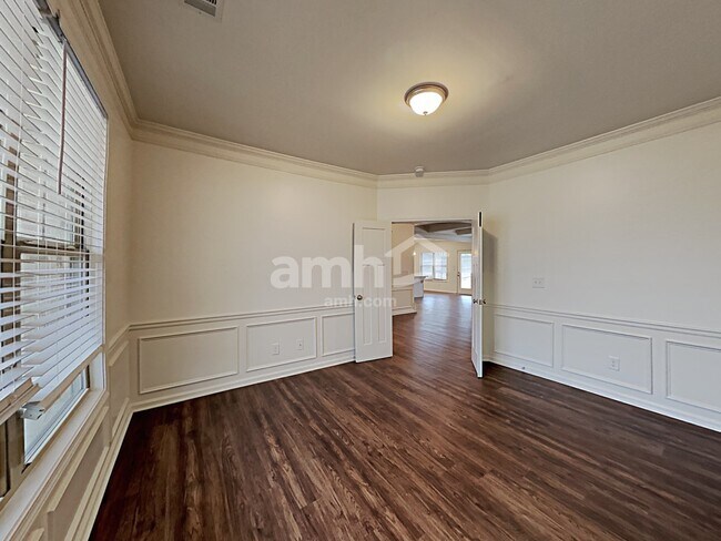 Building Photo - 2036 Farm Pond Wy