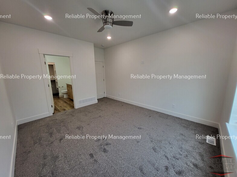 Building Photo - 347 Eliza Joy Ln