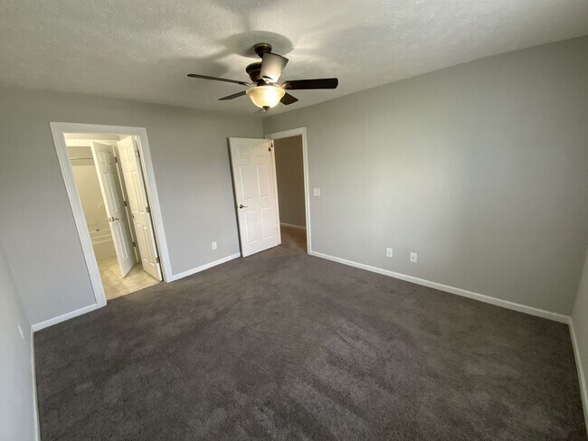 Building Photo - Great rental home near MTSU!