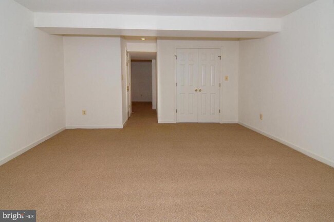 Building Photo - 6581 Cypress Point Rd