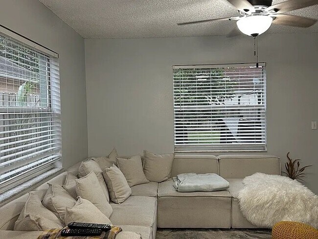 Building Photo - 9972 Dean Oaks Ct