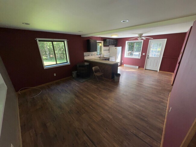 Building Photo - Charming 3 bedroom 2 bath in Porters Corner #