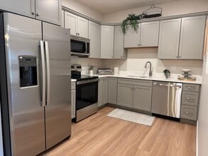 Building Photo - 74 Rockingham Rd