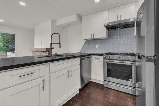 Building Photo - 33492 Valley View Ct
