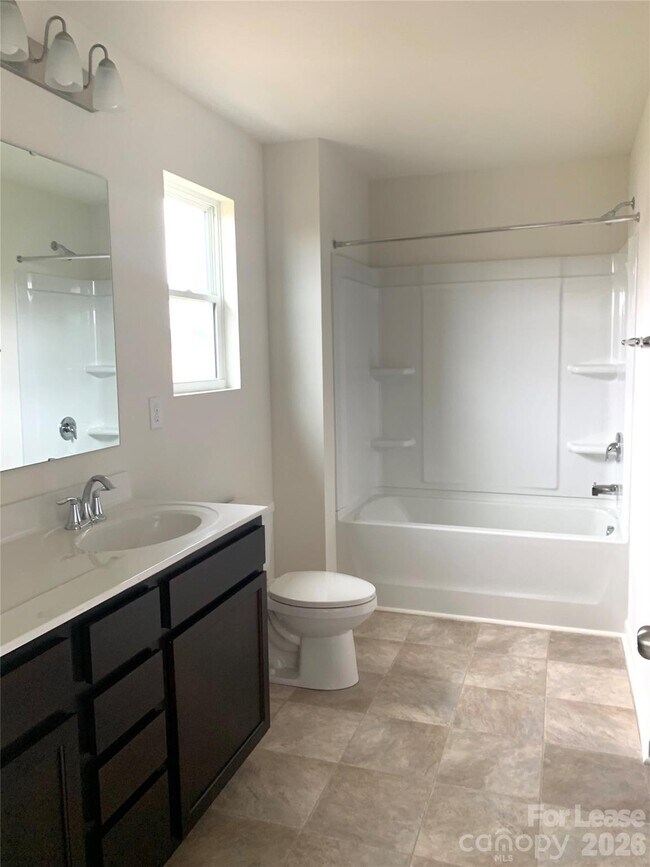 Building Photo - 4917 Staffordshire Ln