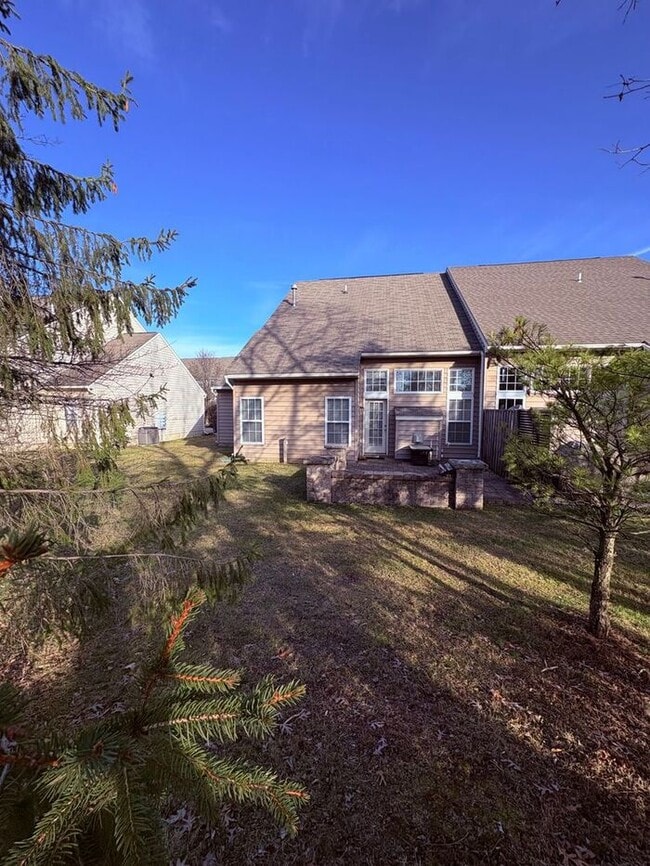 Building Photo - Charming 3 beds 2.5 baths in The Reserves of Beavercreek!