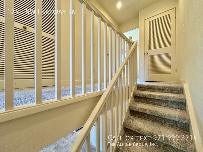 Building Photo - 1745 NW Lakeway Ln