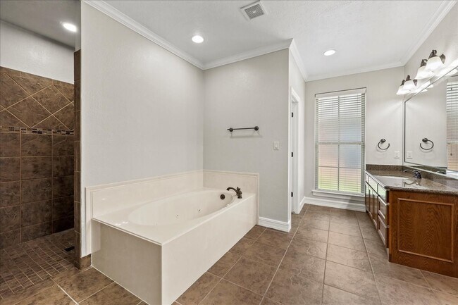 Building Photo - 3490 Prescott Dr