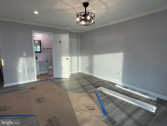 Building Photo - 1819 Sherman Dr