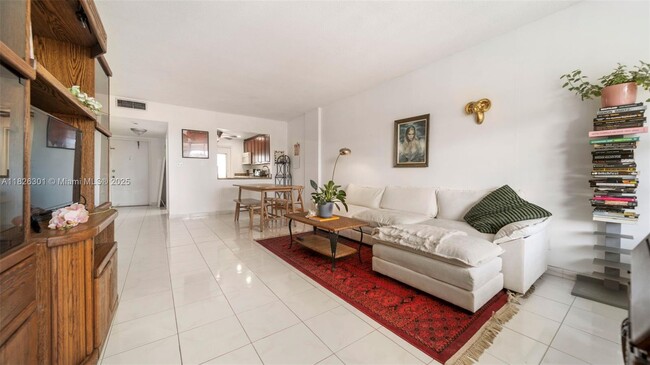 Building Photo - 3199 S Ocean Dr
