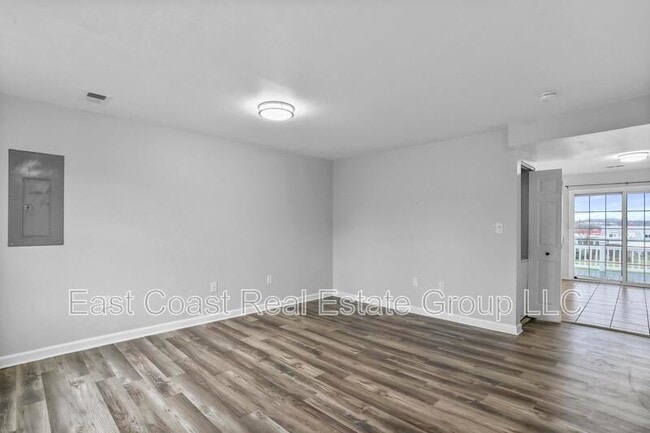 Building Photo - 119 E Rd