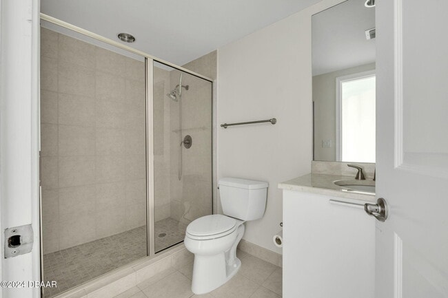 Building Photo - 231 Riverside Dr