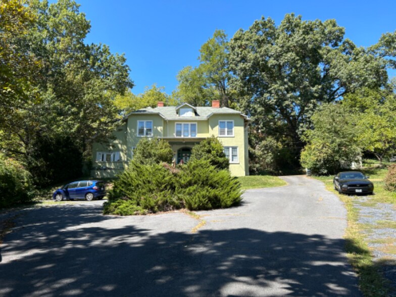 Building Photo - 713 Chestnut Ave