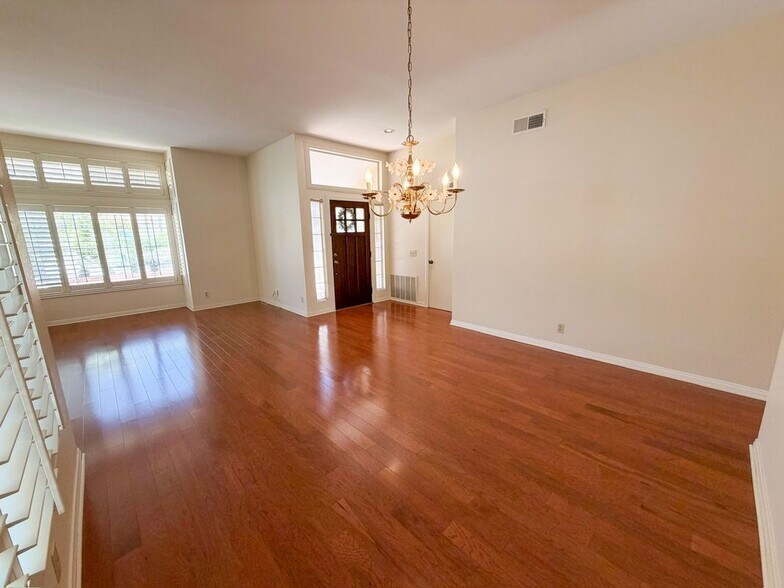 Building Photo - 1732 Sea Pines Rd