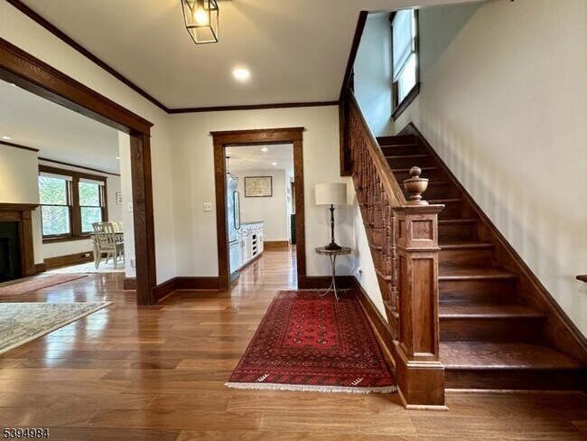 Building Photo - 12 Maple Ave