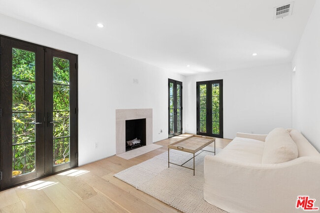 Building Photo - 1001 N Hanover Dr