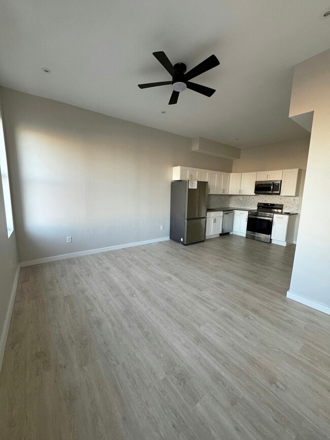 Building Photo - 2416 N Charles St