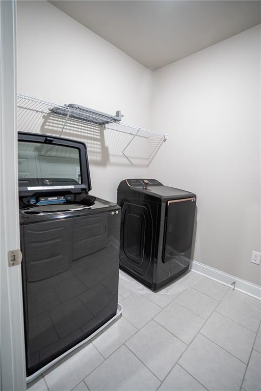 Building Photo - 2215 Manor Pointe Dr