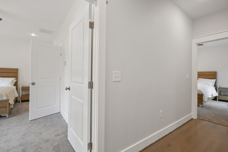 Building Photo - 7900 Heritage Dr